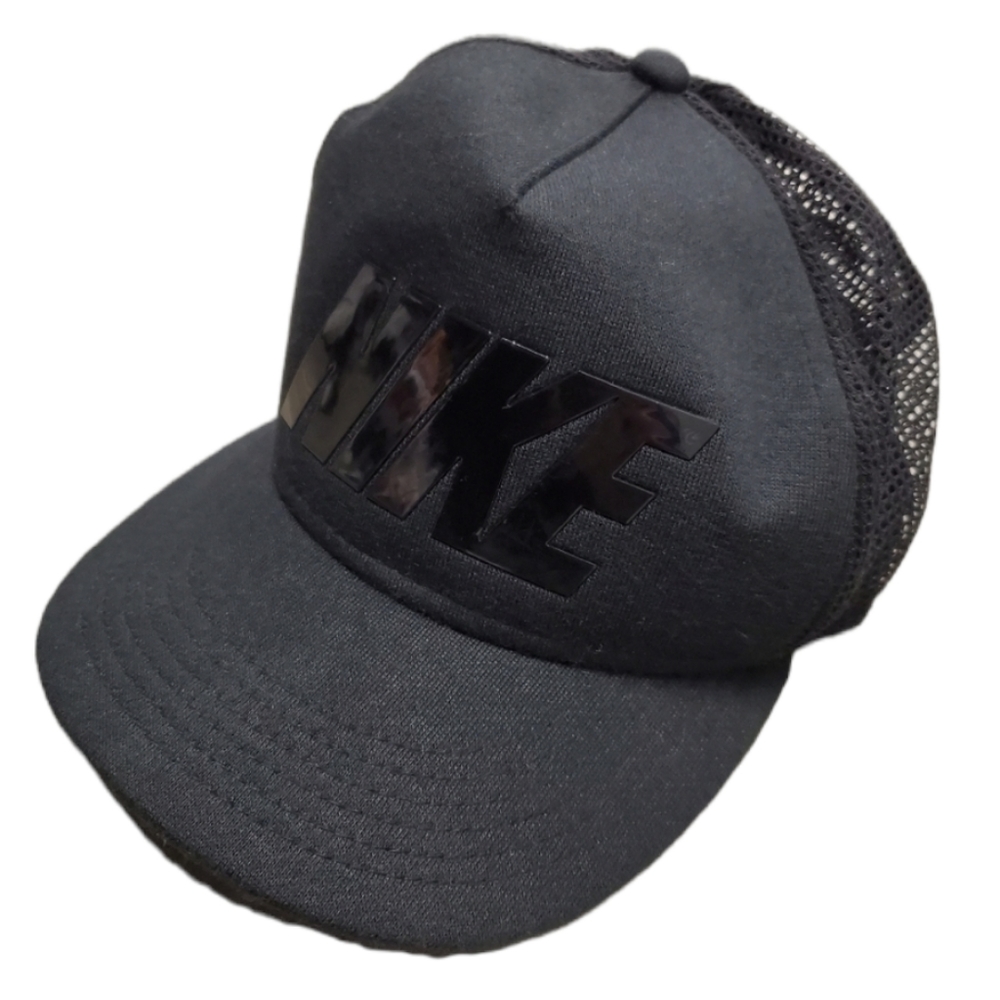 NIKE ALL BLACK SPELLOUT SNAP BACK BASEBALL HAT CAP